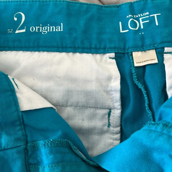 Ann Taylor Loft Women’s Blue Shorts Size 2 - Picture 3 of 3